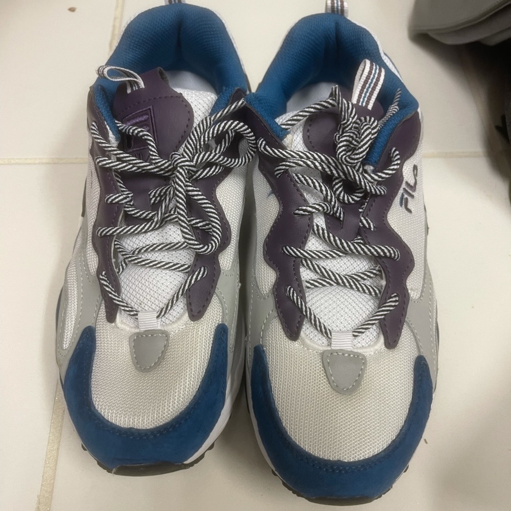 Womens Fila sneakers
